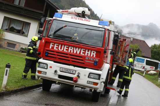 Verkehrsunfall zwischen PKW und Bus in Klaus an der Pyhrnbahn fordert zwei Leichtverletzte