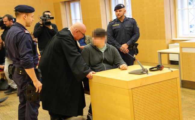 Prozess gegen 15-Jährigen nach geplantem Amoklauf an Schule in Ohlsdorf