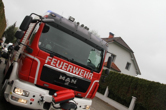 Feuerwehreinsatz bei Kaminbrand in Einfamilienhaus