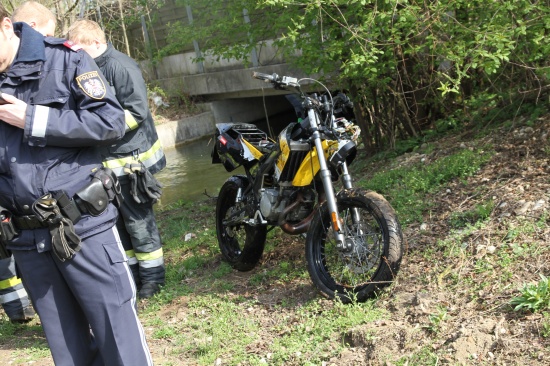 Feuerwehr fischte gestohlenes Moped aus dem Mühlbach
