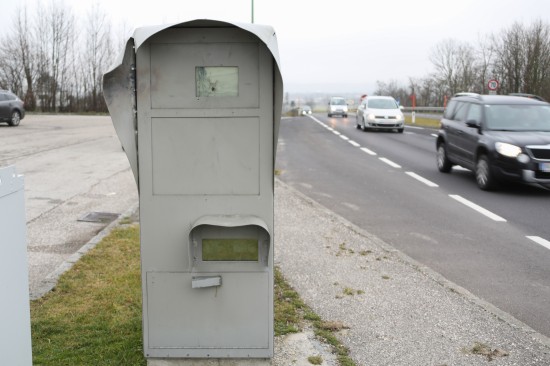 Radarbox in Wels-Puchberg gesprengt und schwer beschdigt